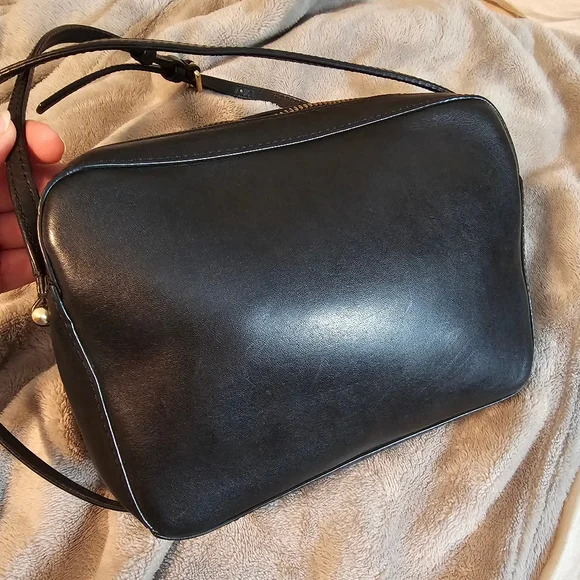 Marc Jacobs Hands Off Alex Black Leather Crossbody EUC - Picture 8 of 16